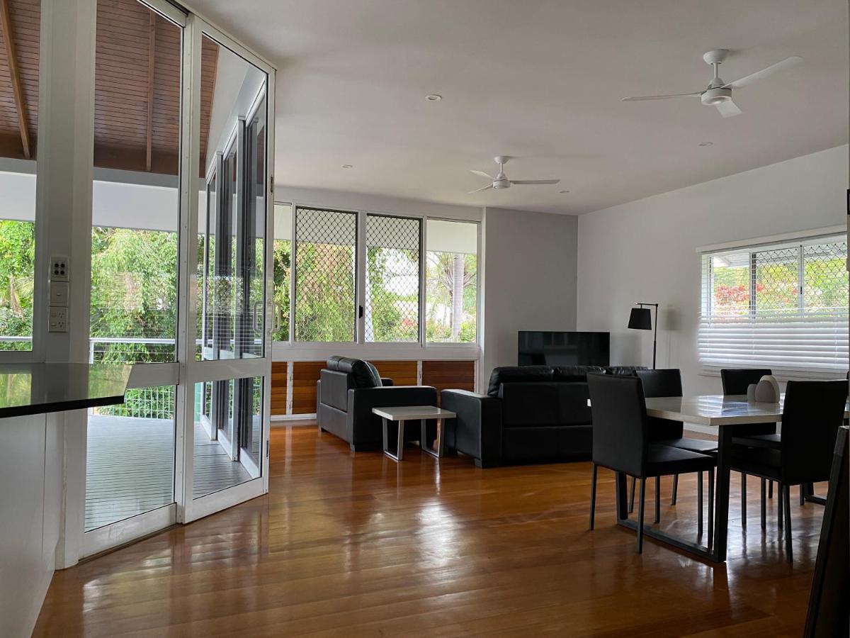 Townsville Home On River Park Drive, Annandale Exterior foto